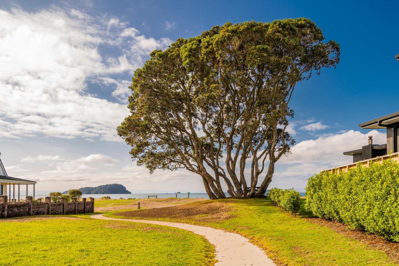 Retreat By The Beach - Pauanui Holiday Home Екстериор снимка