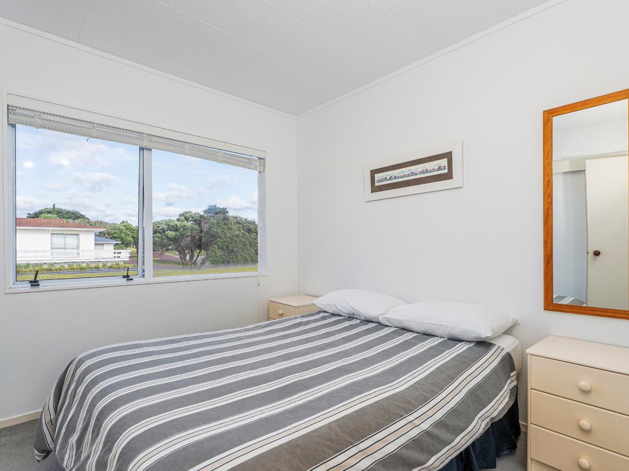 Retreat By The Beach - Pauanui Holiday Home Екстериор снимка
