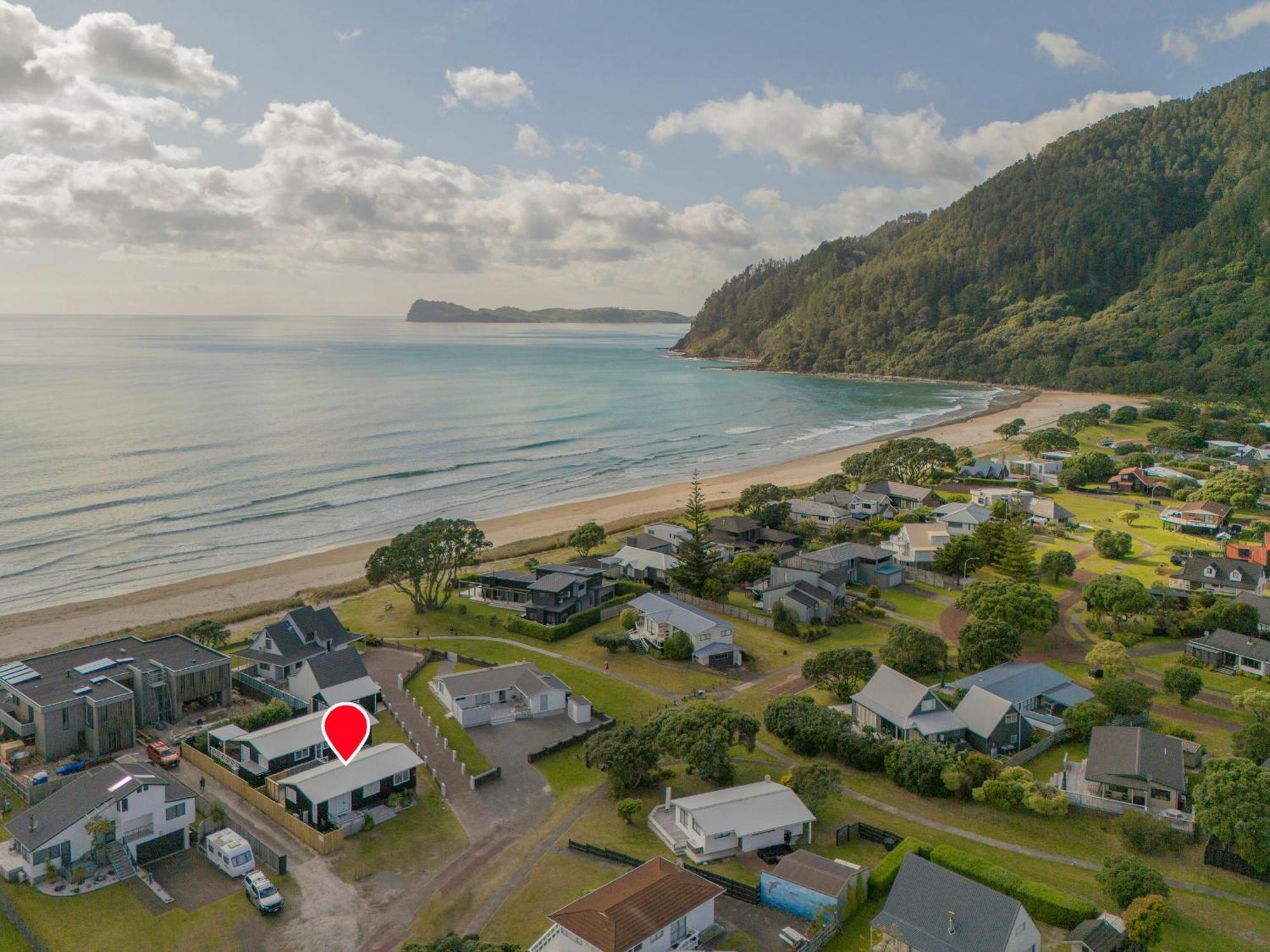 Retreat By The Beach - Pauanui Holiday Home Екстериор снимка