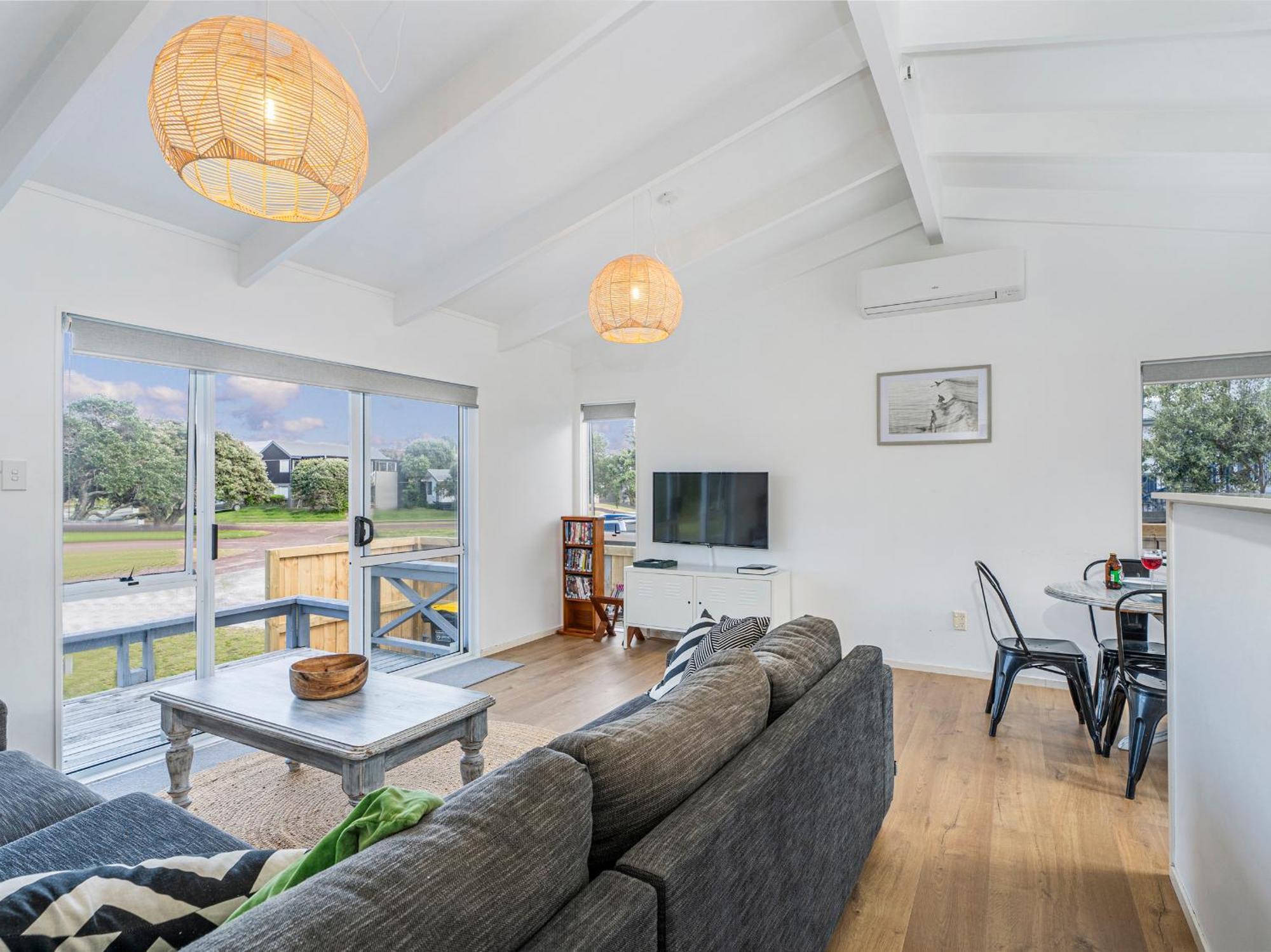 Retreat By The Beach - Pauanui Holiday Home Екстериор снимка