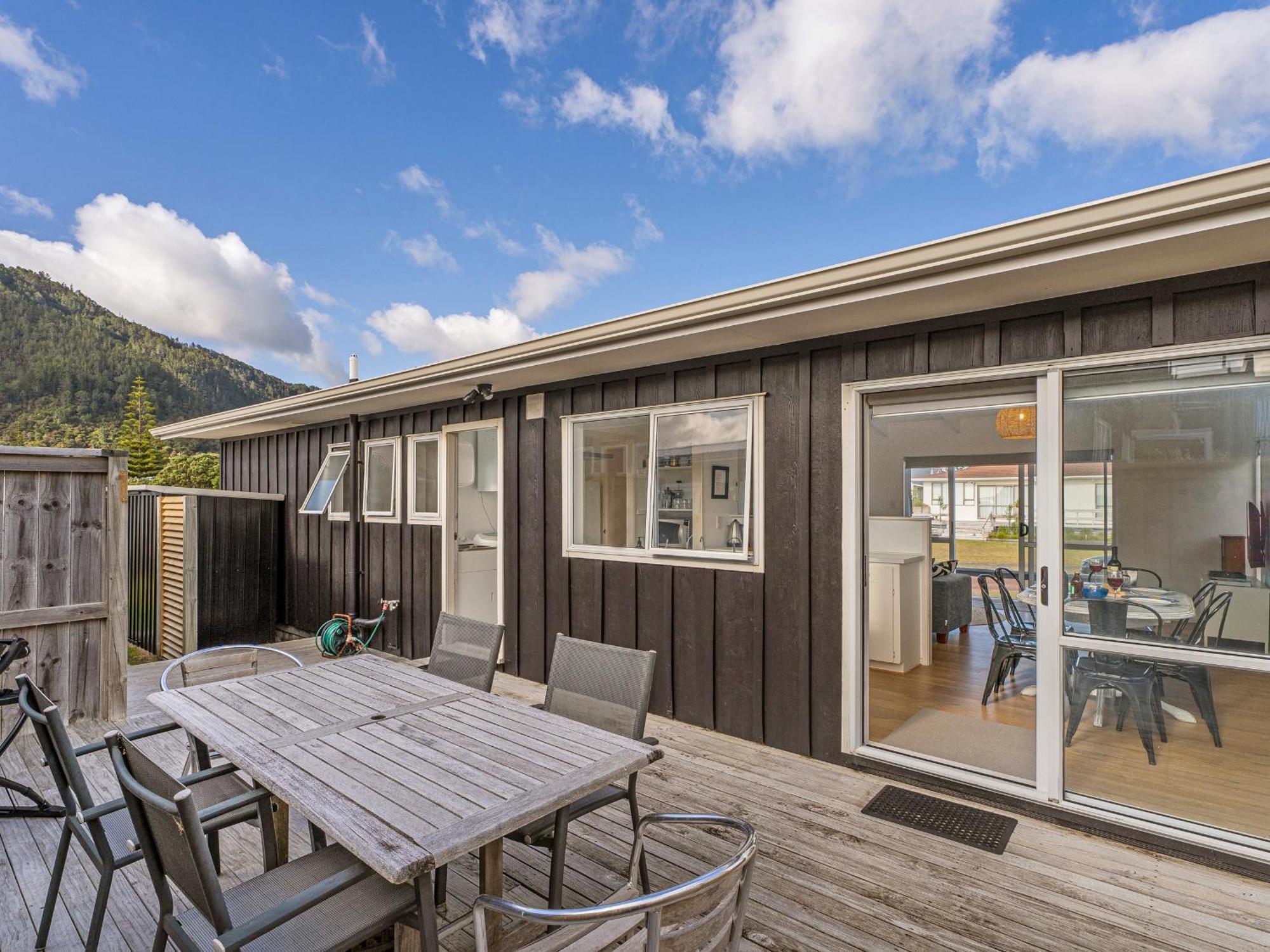 Retreat By The Beach - Pauanui Holiday Home Екстериор снимка